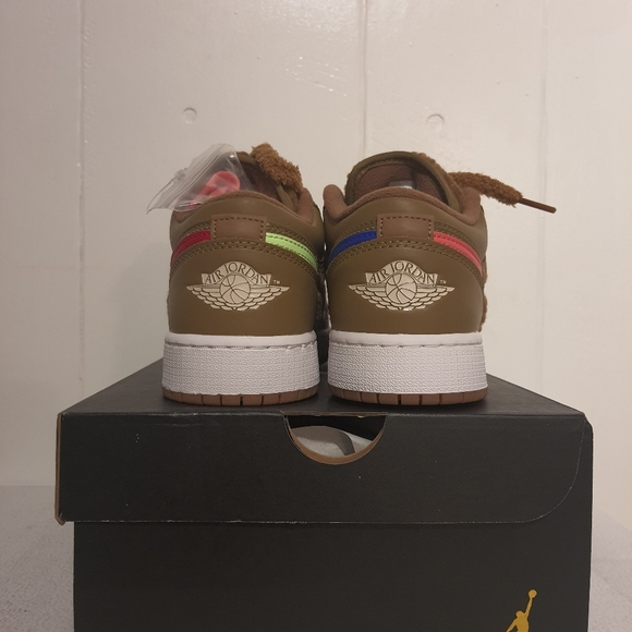 Jordan 1 low Teddy Bear 6.5Y/ 8 Womens - Picture 4 of 9